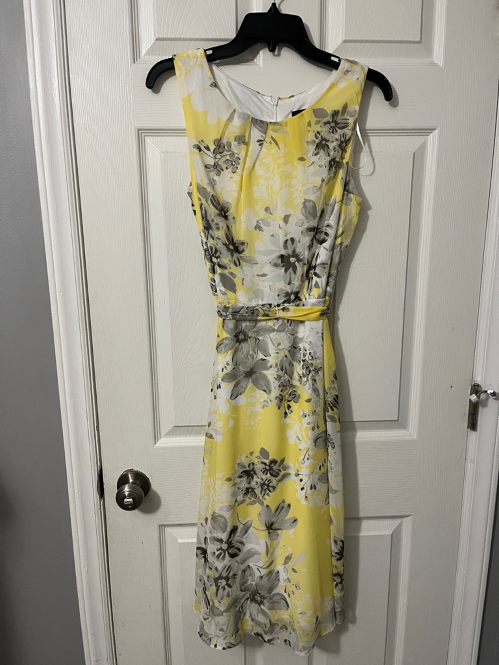 R&K Yellow & Gray Floral Sleeveless Midi Dress